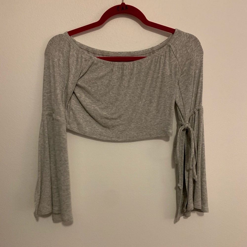 Tie sleeve crop top!